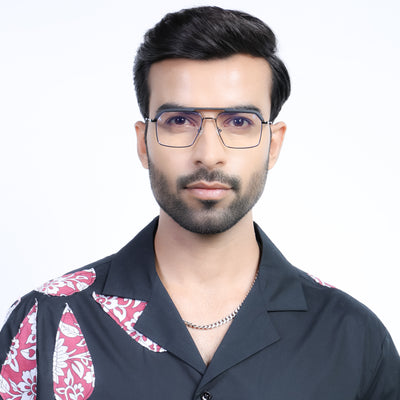 Eyejack Aura Grey & Black Wayfarer Eyeglasses for Men & Women (19005FCL1970-C1)